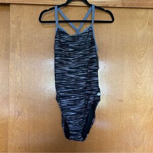 TYR Fizzy Diamond Controlift One Piece Swimsuit in Black Size 16